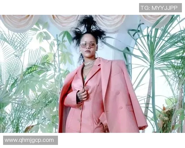 娱乐圈新风潮：明星跨界合作引爆热潮，粉丝互动升级，社交平台成新战场